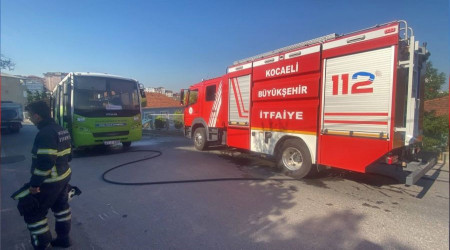 Özel halk otobüsünde yangın paniği