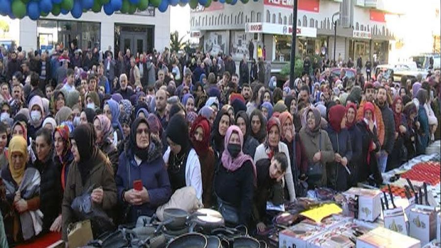 Rize'de 'indirim' kuyruu