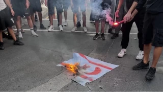 Rumlar sınırda KKTC bayrağı yaktı