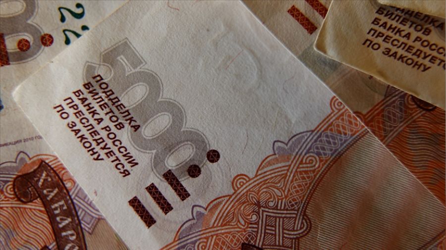 Rusya'dan Ruble'deki çöküşe karşı faiz hamlesi