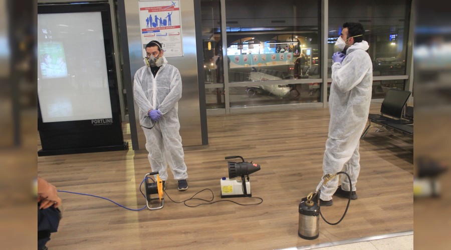 Sabiha Gökçen Havalimanı salgına karşı dezenfekte edildi