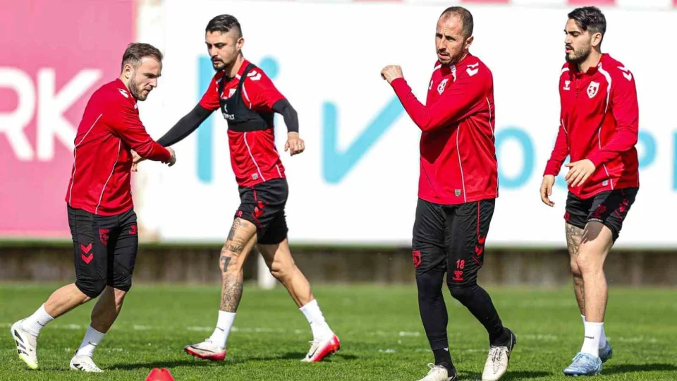 Samsunspor, İstanbul'da galibiyet arıyor