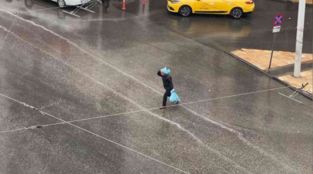 Şanlıurfa'da yağmura hazırlıksız yakalandılar