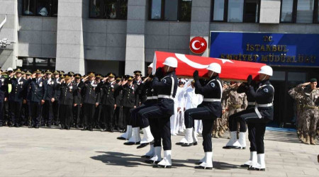 Şehit polis için tören