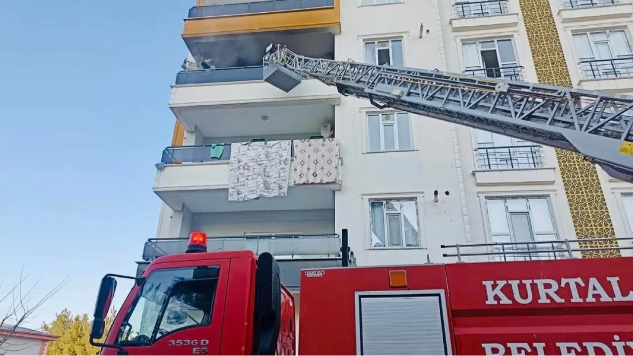 Siirt'te 11 katlı binada yangın paniği