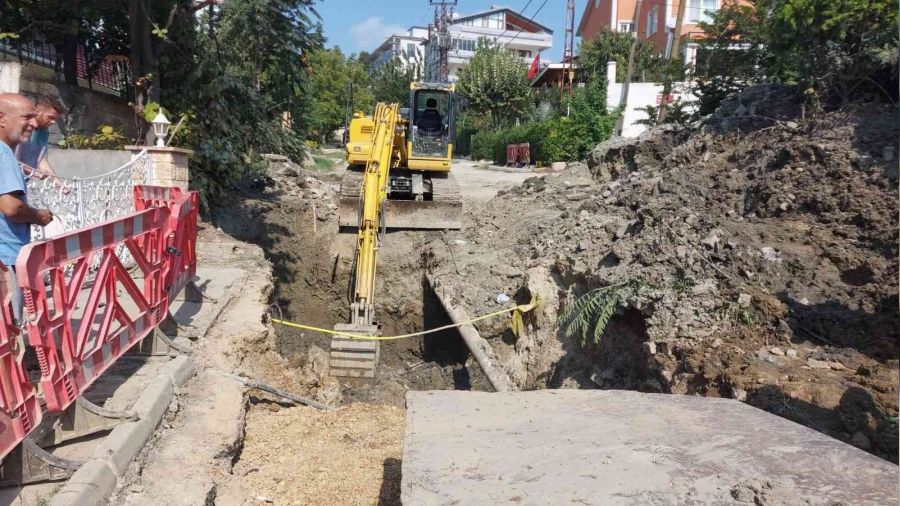 Silivri'de göçük, işçi kurtarıldı