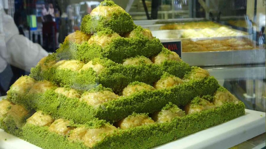 So�uk baklava kaday�f�n taht�n� sall�yor