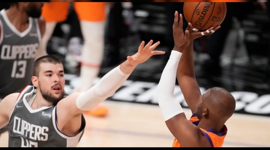 Suns, Bat� finalinde avantaj� kapt� 