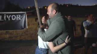 Tahliye olan Gran'lar cezaevinden kt, Narin'in mezarn ziyaret etti