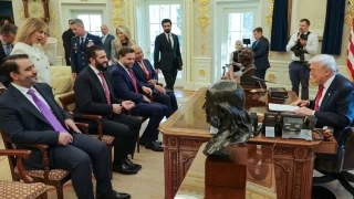 Tom Barrack Ahmet El ara ve Hakan Fidan ile Beyaz Saray'da ne konuulduunu aklad