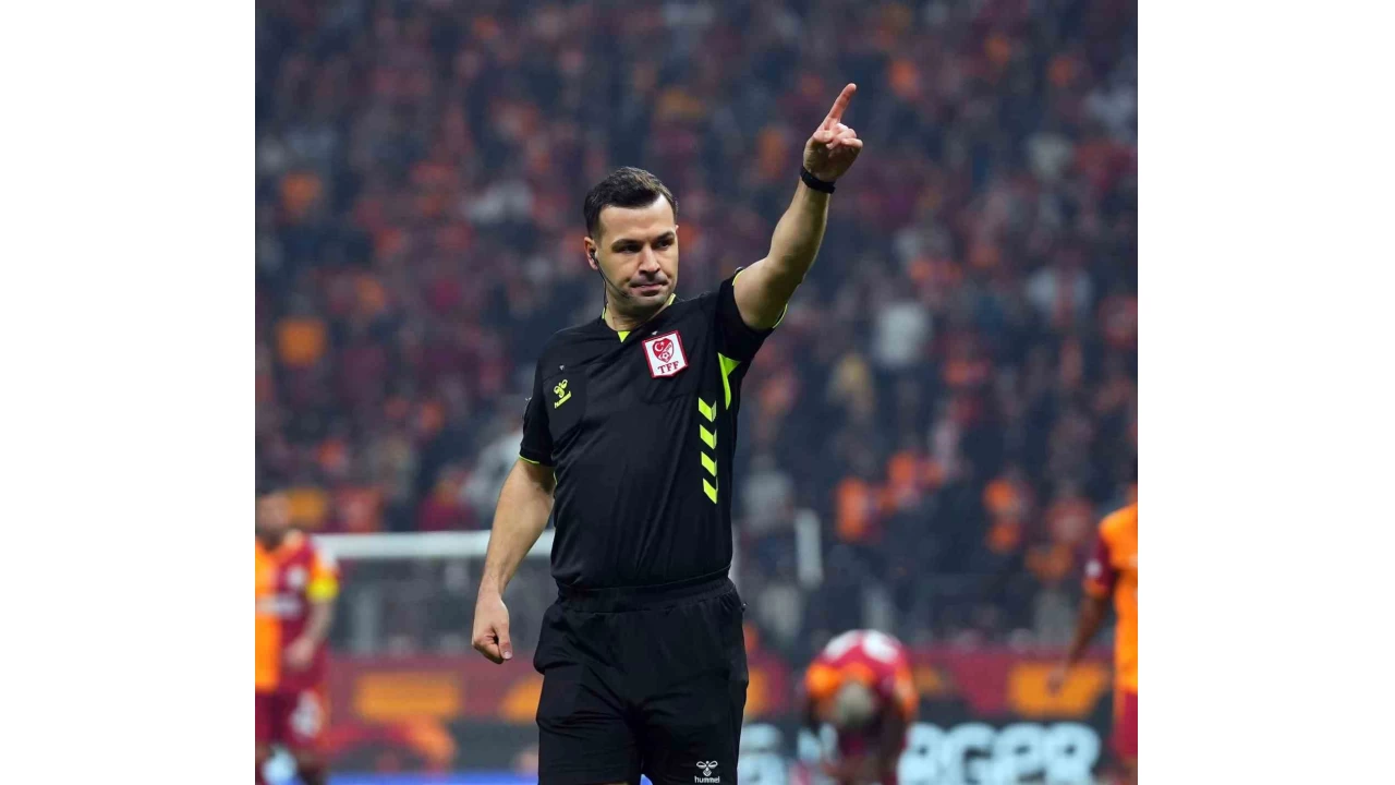 Trabzonspor'da Benjamin Bouchouari kırmızı kart gördü