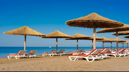 Turistler akın etti, fiyatlar uçtu