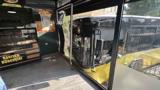 Üsküdar'da İETT otobüsü börekçiye daldı: 4 yaralı