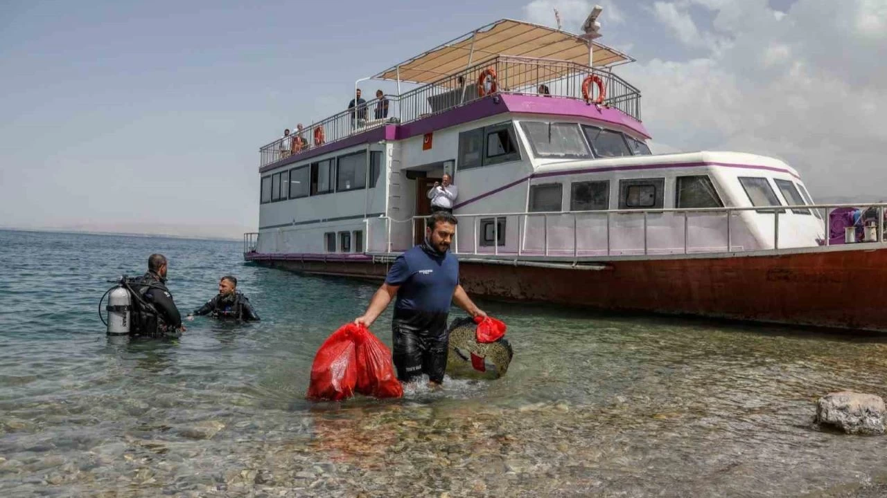 Van G�l�'n�n dibinden ��kart�lan at�klar pes dedirtti