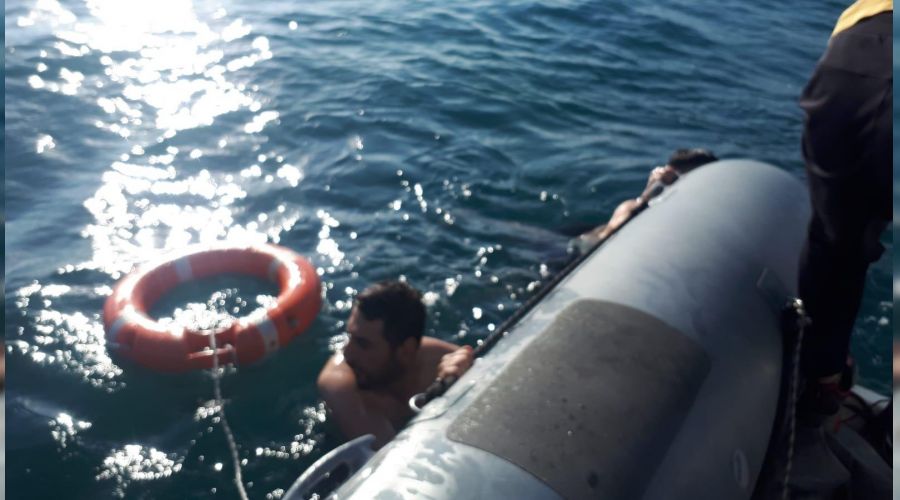 Van'da bo�ulmak �zere olan 4 ki�i kurtar�ld�