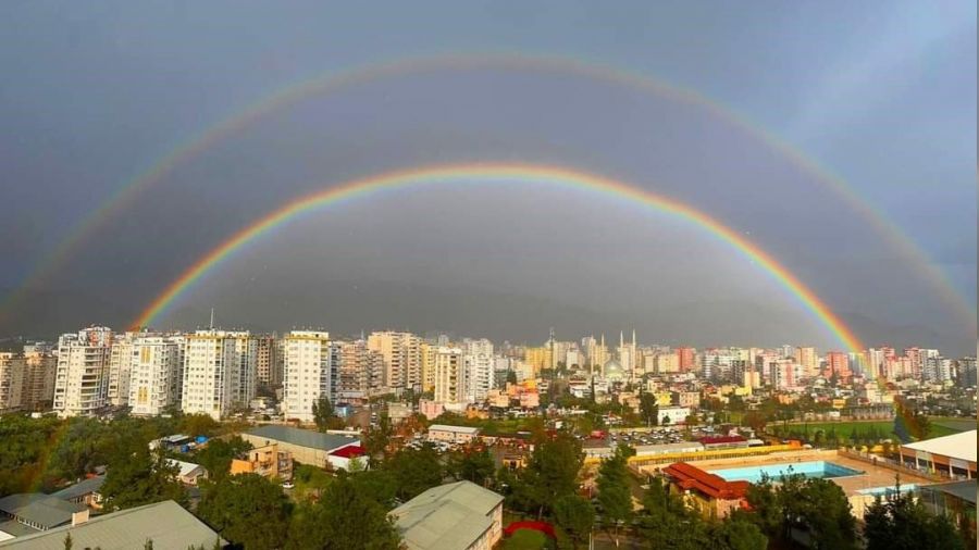 Ya�mur sonras� �ift g�kku�a�� olu�tu