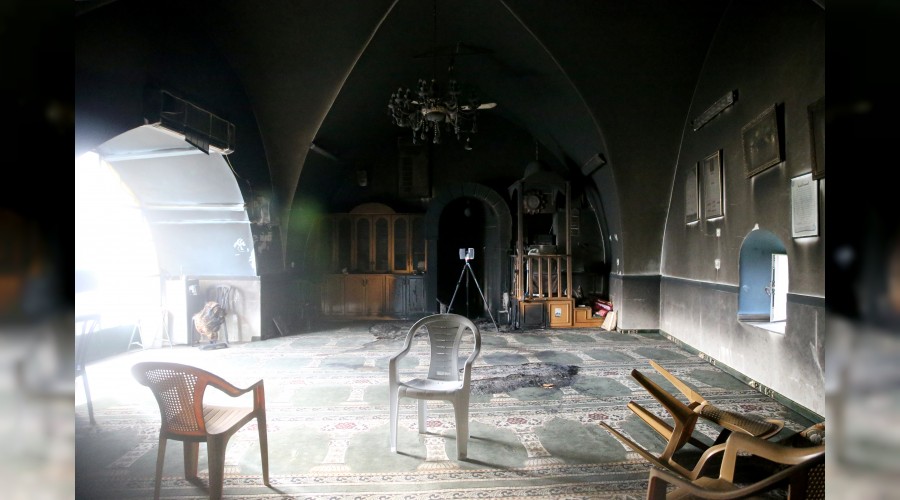 Yahudi yerleşimciler Kudüs’te cami yaktı