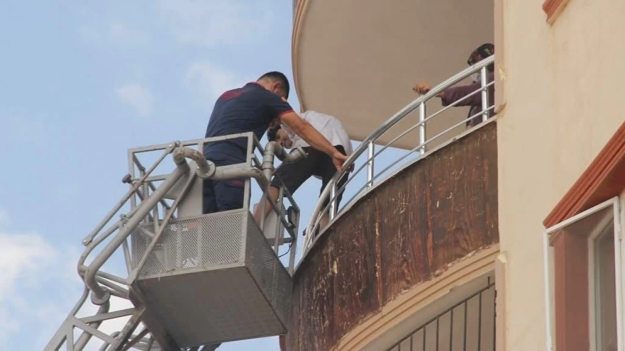 Yang�n merdiveni alev ald�