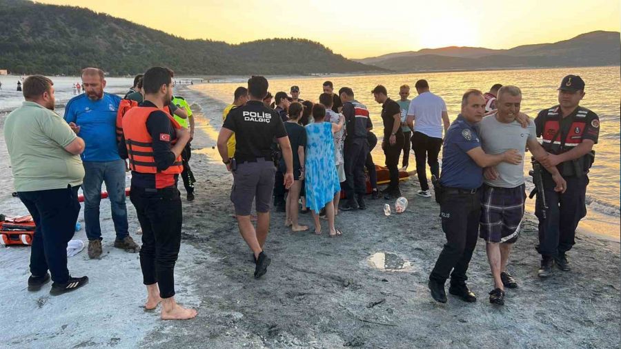 Yasak blgeden girdii Salda Gl'nde akntya kaplan kz ocuu hayatn kaybetti