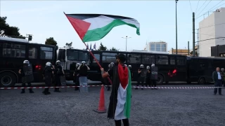 Yunanistan'da srail'e askeri malzeme gtrlmesini engellemek iin eylem yapld