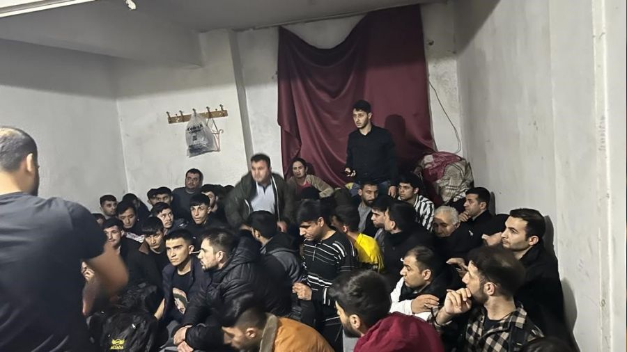 Zeytinburnu'nda 104 ka�ak g��men yakaland�