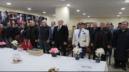 'Zifiri karanlıkta deniz feneri gibi parlayan umut ışığıyız'