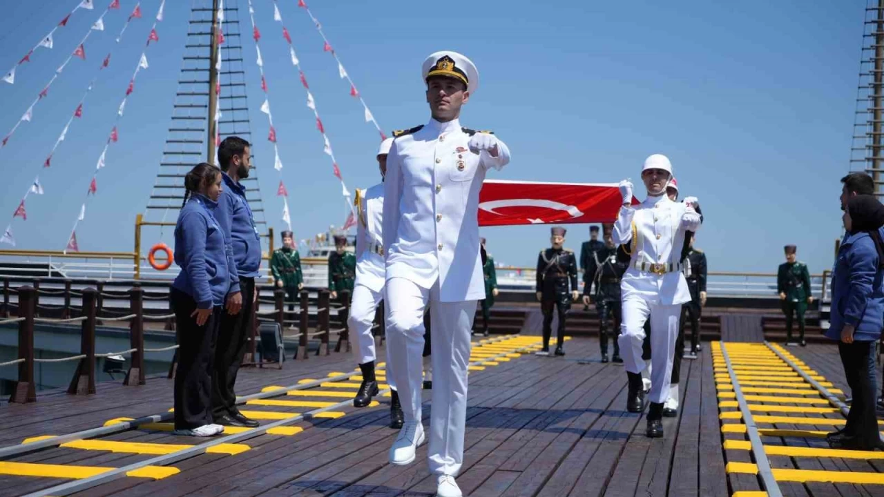 19 Mayıs Bayrak Devir Teslim Töreni