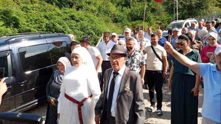 72 ya��nda d���n yapt�lar