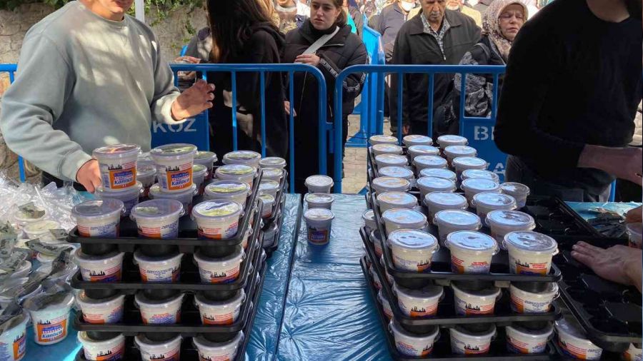6. Beykoz Kanlıca Yoğurt Festivali'nde 4 bin kişiye yoğurt dağıtıldı