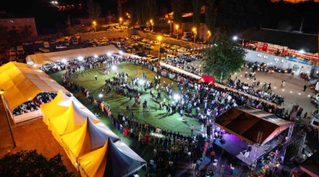 7 bin davetlinin katıldığı düğünde 5 milyonluk takı takıldı