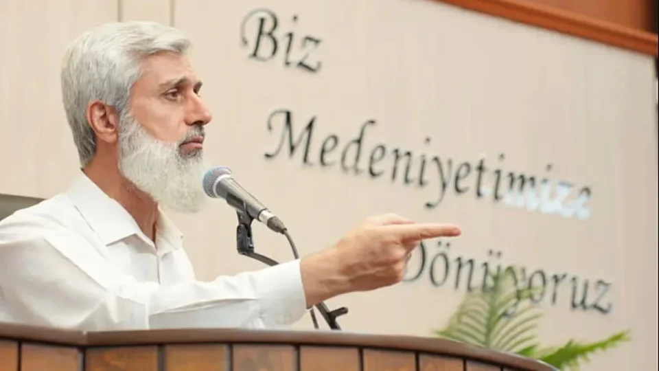 Adana'daki evlerine d�zenlenen operasyon ile ge�ti�imiz hafta g�zalt�na al�nan Furkan Vakf� Kurucu Ba�kan� Alparslan Kuytul ve e�i Semra Kuytul tutukland�