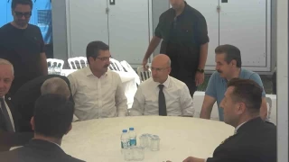 Aabeyi vefat eden Hazine ve Maliye Bakan Mehmet imek, taziyeleri kabul etti