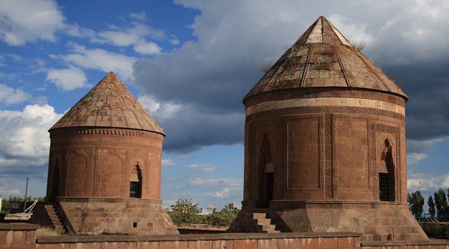 Ahlat 'Şehir Ödülleri Türkiye' yarışmasından 2 ödülle döndü