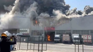 Ankara'da kargo deposunda çıkan yangın kontrol altına alındı