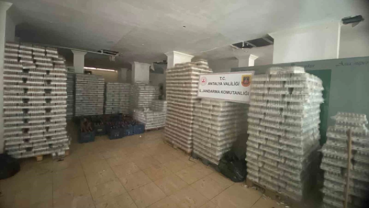 Antalya'da 46 bin litre sahte içki ele geçirildi: 3 tutuklama