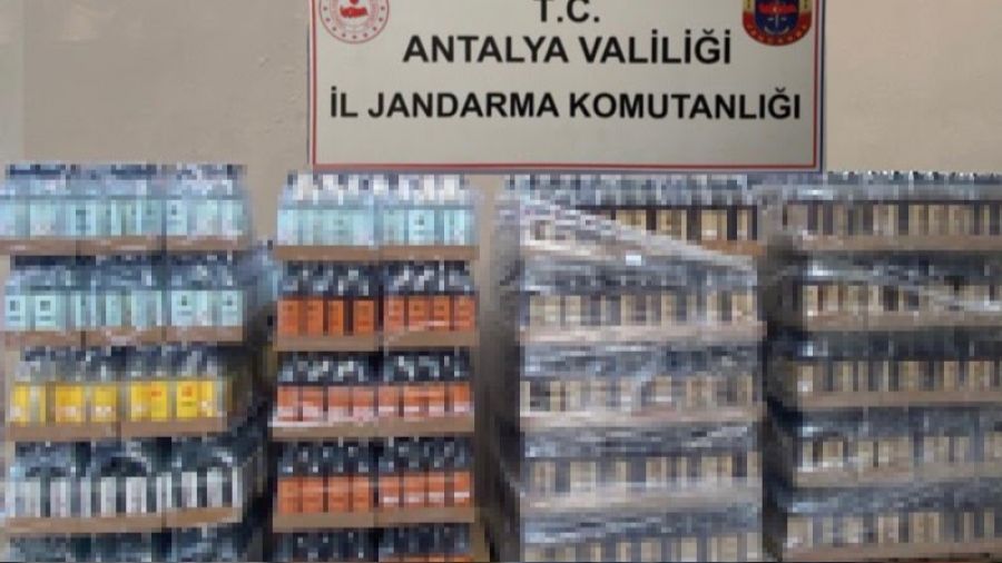 Antalya'da otelde kaçak içki ele geçirildi