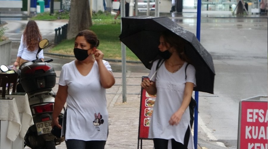 Antalya'da sonbaharın ilk yağmuru