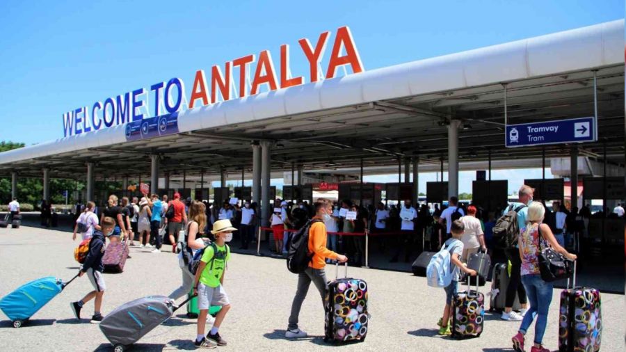 Antalya'ya gelen turist sayısında rekor artış