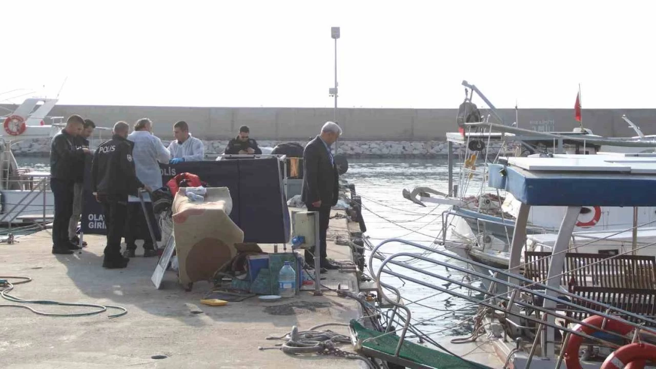 Bal�k��l�k yapan emekli ��retmen, teknesinin alt�nda �l� bulundu