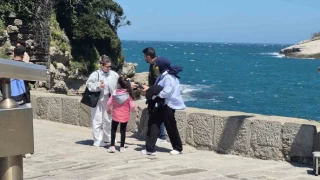 Bartn'da iddetli frtna turistlere zor anlar yaatt