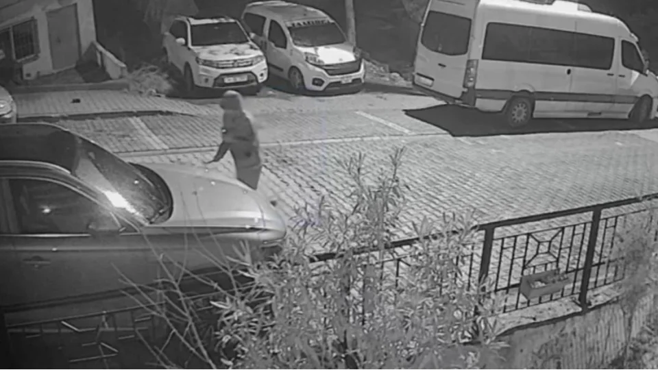 Ba�ak�ehir'de gece yar�s� levyeli sald�r�