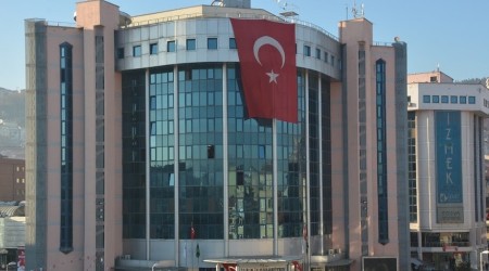 Belediyeden ihtiyaç sahibi öğrencilere tablet desteği