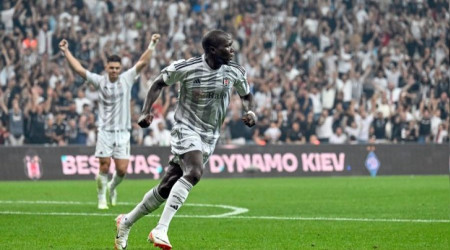 Beşiktaş kazanarak turladı