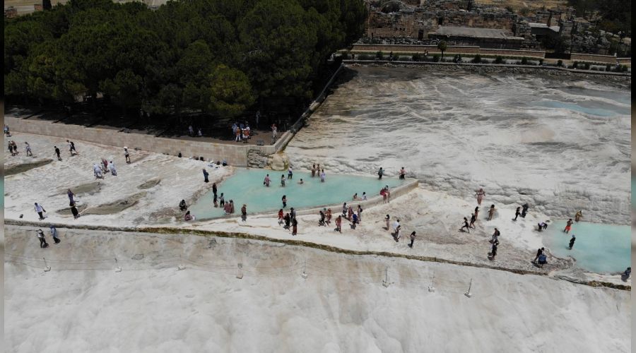 Beyaz cennete turistlerden yoğun ilgi