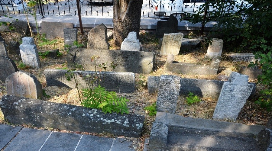 Bin yıllık Anadolu kültürü mezar taşlarında gizli