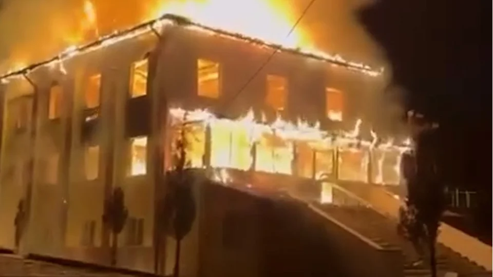 Bolu'da cami alev alev yand�