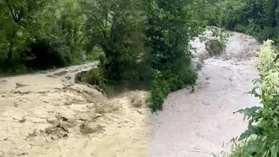 Bolu'da dereler ta�t�, tar�m arazileri sular alt�nda kald�