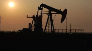Brent petrolün varil fiyatı 77.12 dolar