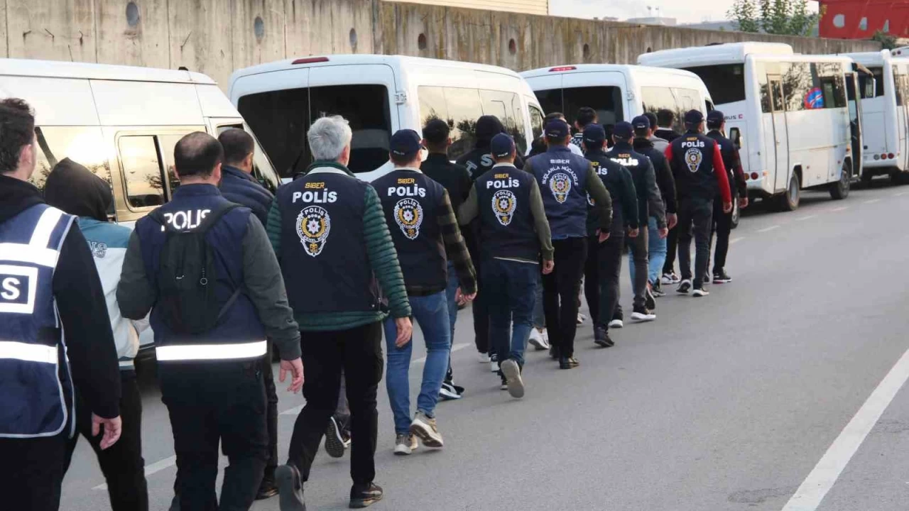 Bungalov doland�r�c�lar�na operasyon: 51 ��pheli yakaland�