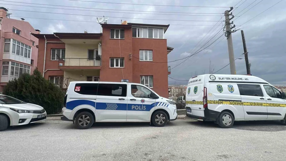 Burdur'da arkada��n�n evinde fenala�an adam hayat�n� kaybetti